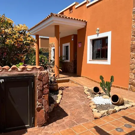 Casa Piedra, Luxury Family Front Line Golf, Hot Tub,pool Table, 8 Pers, Villa Caleta De Fuste